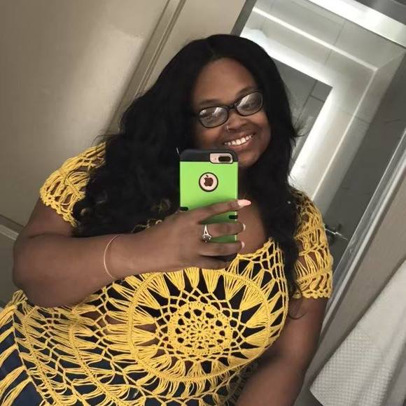 Meet your Posher, Gloria - Picture 1 of 1